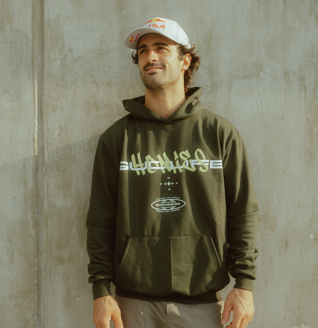 HOODIES / JACKETS